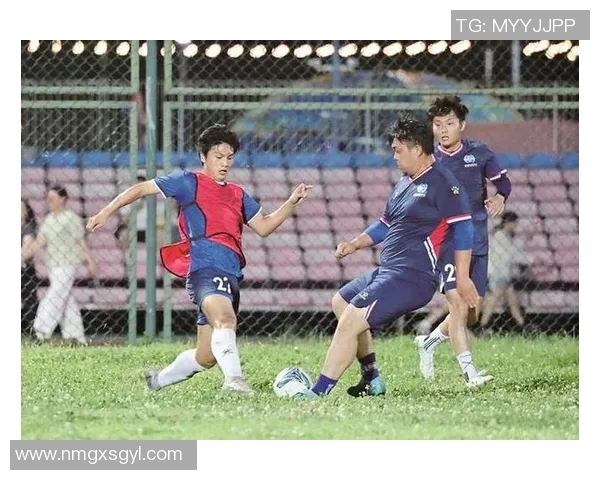 足球明星微胖魅力展现高清照片欣赏与分析