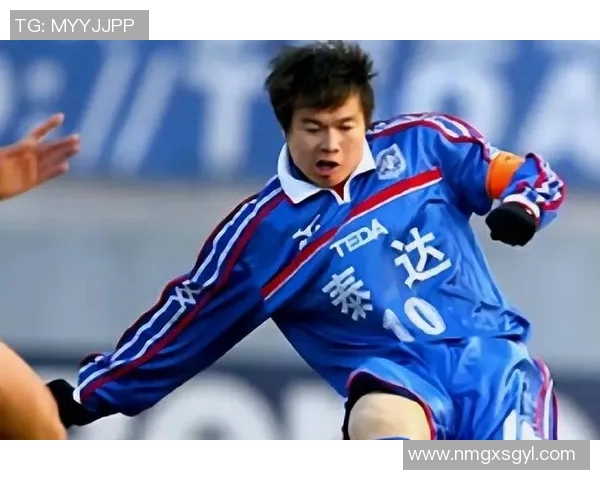 足球明星热议于根伟精彩视频展现足球魅力与激情